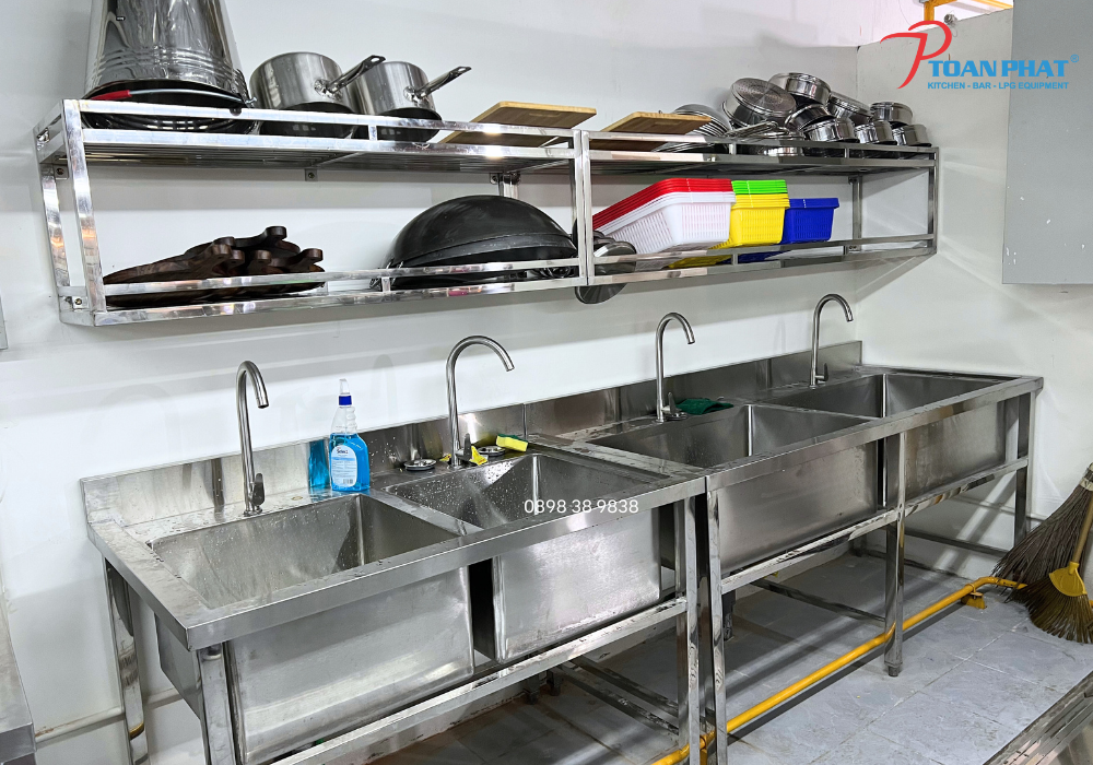 Kệ inox treo tường
