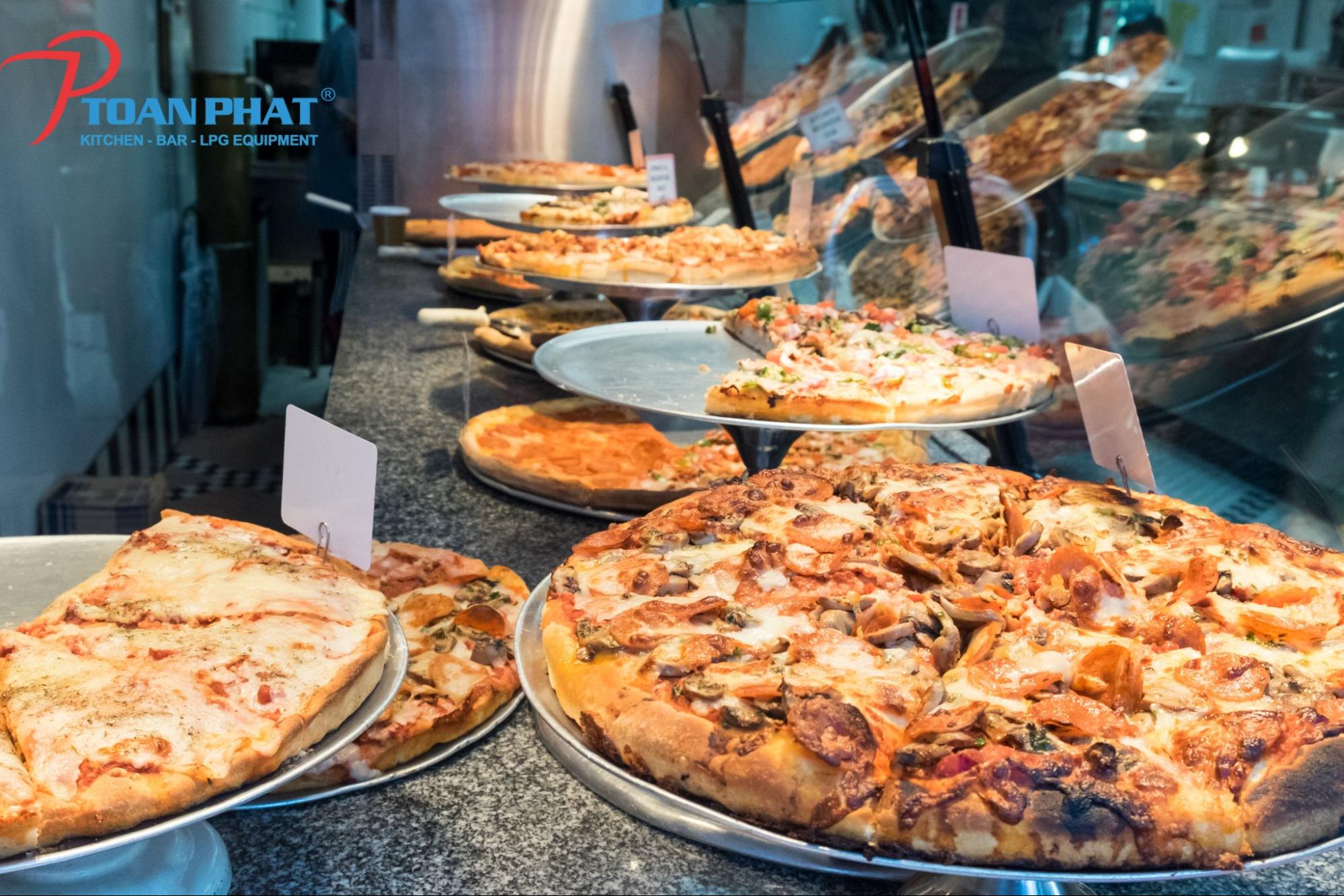 Lò nướng pizza sử dụng trong nhà hàng