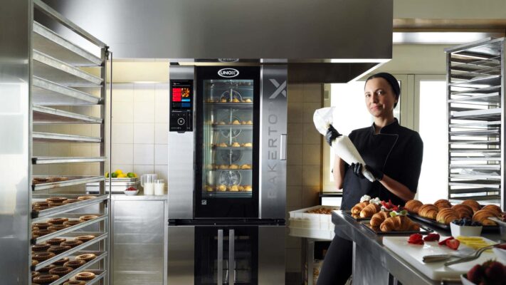 UNOX nổi trội với những dòng lò nướng đa năng, đối lưu, nướng bánh tích hợp các công nghệ đỉnh cao