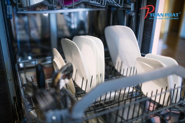 Nguyên lý hoạt động của máy rửa chén cửa trên