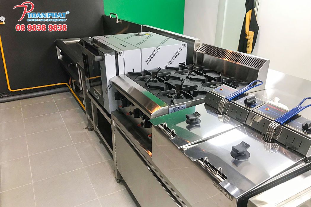 Thiết kế bếp quán ăn: Nguyên tắc, mô hình, chi phí và các thông tin quan trọng cần biết 11 Bếp chiên nhúng và bếp Âu tại chuỗi hệ thống G-Kitchen do Toàn Phát thi công