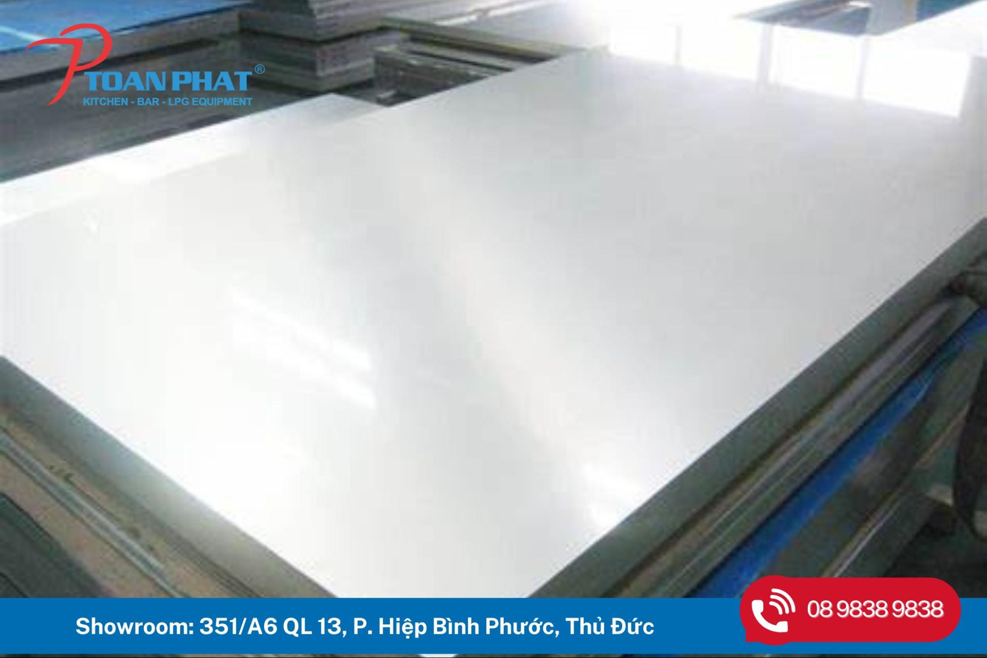 INox 304: Thành phần, tính chất, ứng dụng và mọi thông tin bạn cần biết 13 Quan sat be mat