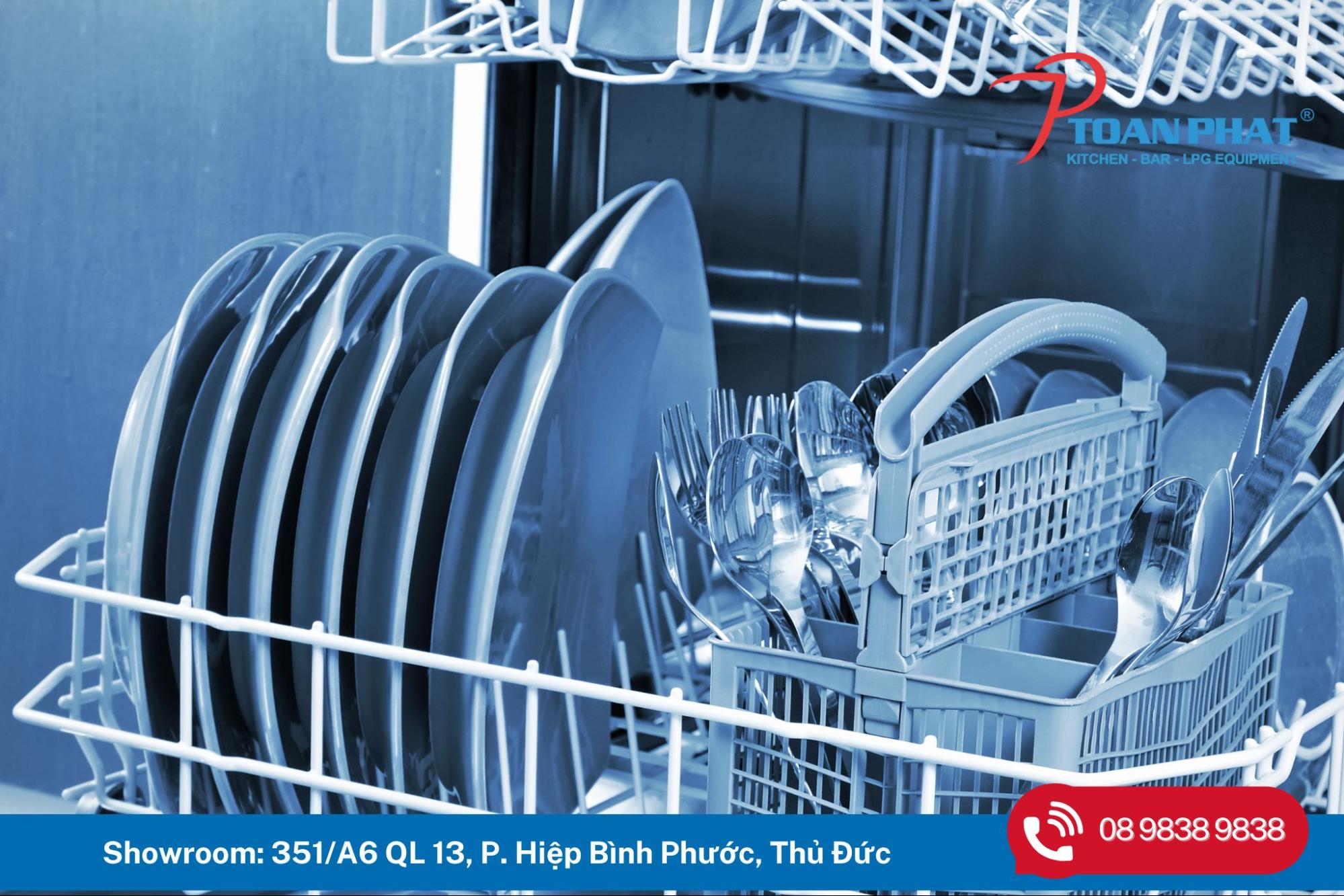 7 lợi ích máy rửa chén công nghiệp mang lại cho bếp công nghiệp nhà hàng, quán ăn, khách sạn … 1 Tăng khả năng làm sạch chén dĩa hơn