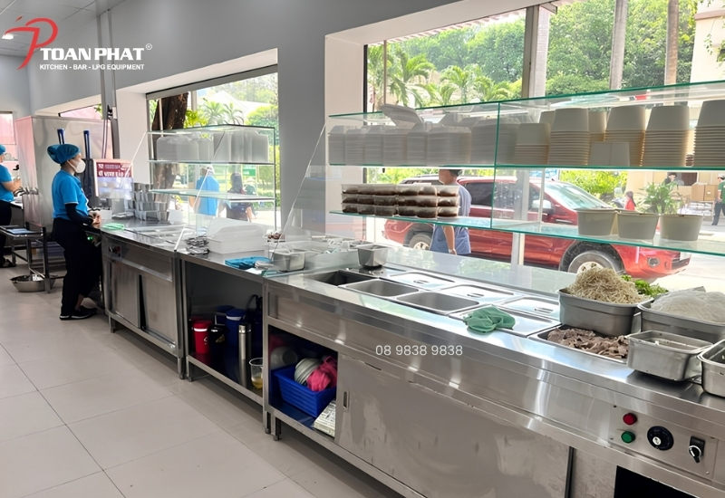 30+ Mẫu thiết kế bếp ăn bệnh viện 2025 - Tư vấn chi tiết từ A đến Z 2 Đặc điểm chung của mô hình bếp ăn bệnh viện