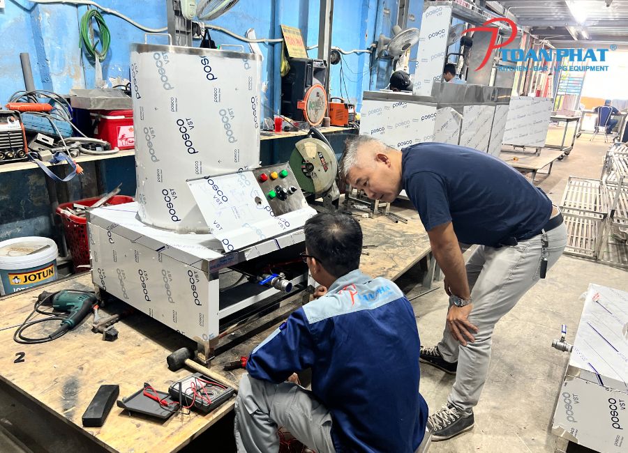Showroom Toàn Phát chuyên cung cấp quạt hút mùi bếp công nghiệp chất lượng cao