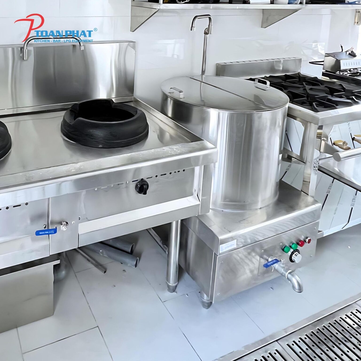 Thiết kế bếp quán phở: Nguyên tắc, chi phí và các thông tin quan trọng cần biết 7 Nồi phở điện được dùng trong nhà hàng