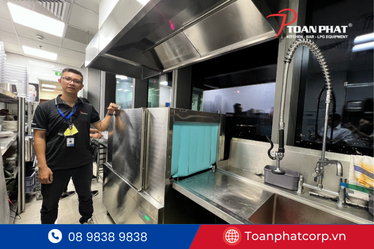 Máy rửa chén công nghiệp – Giải pháp bếp công nghiệp nhà hàng và quầy bar