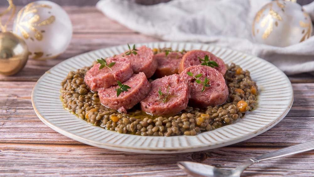 Hành trình Tết: Khám phá món ăn truyền thống các nước! 6 sito . 16 lenticchie e cotechino