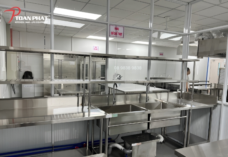 30+ Mẫu thiết kế bếp ăn bệnh viện 2025 - Tư vấn chi tiết từ A đến Z 6 Các khu vực chính cơ bản trong bếp bệnh viện