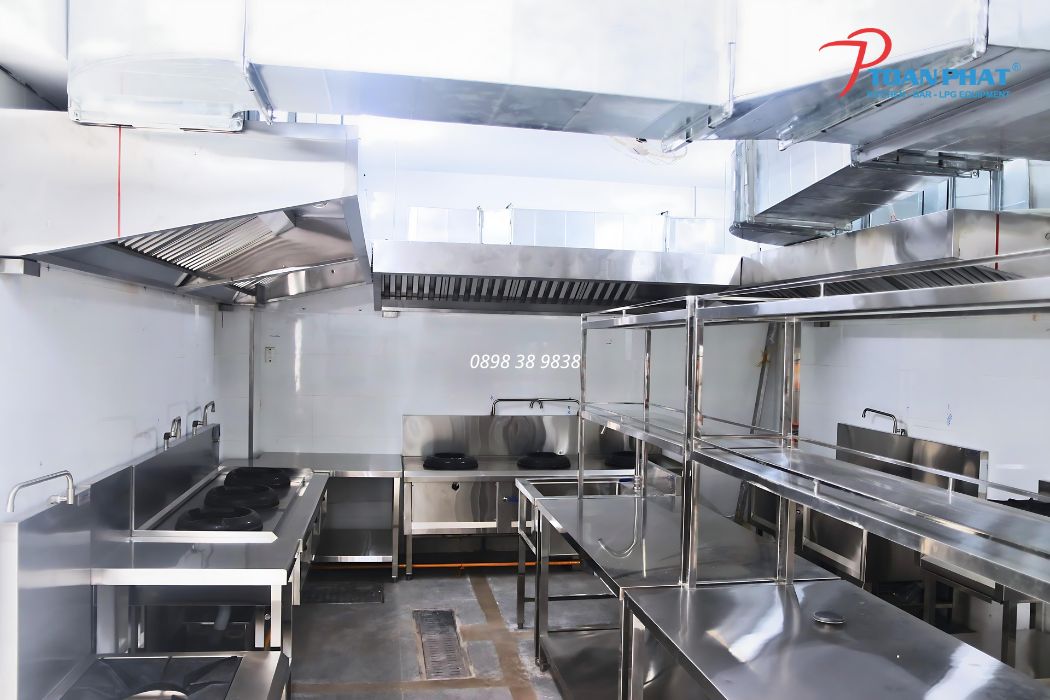 Thiết kế bếp quán ăn: Nguyên tắc, mô hình, chi phí và các thông tin quan trọng cần biết 14 Thiết kế bếp kiểu chữ U