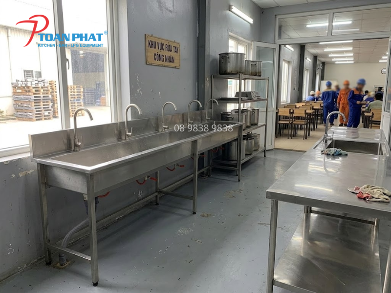 Máng rửa tay inox 304 MRT01304 sử dụng trong khu cantin công ty
