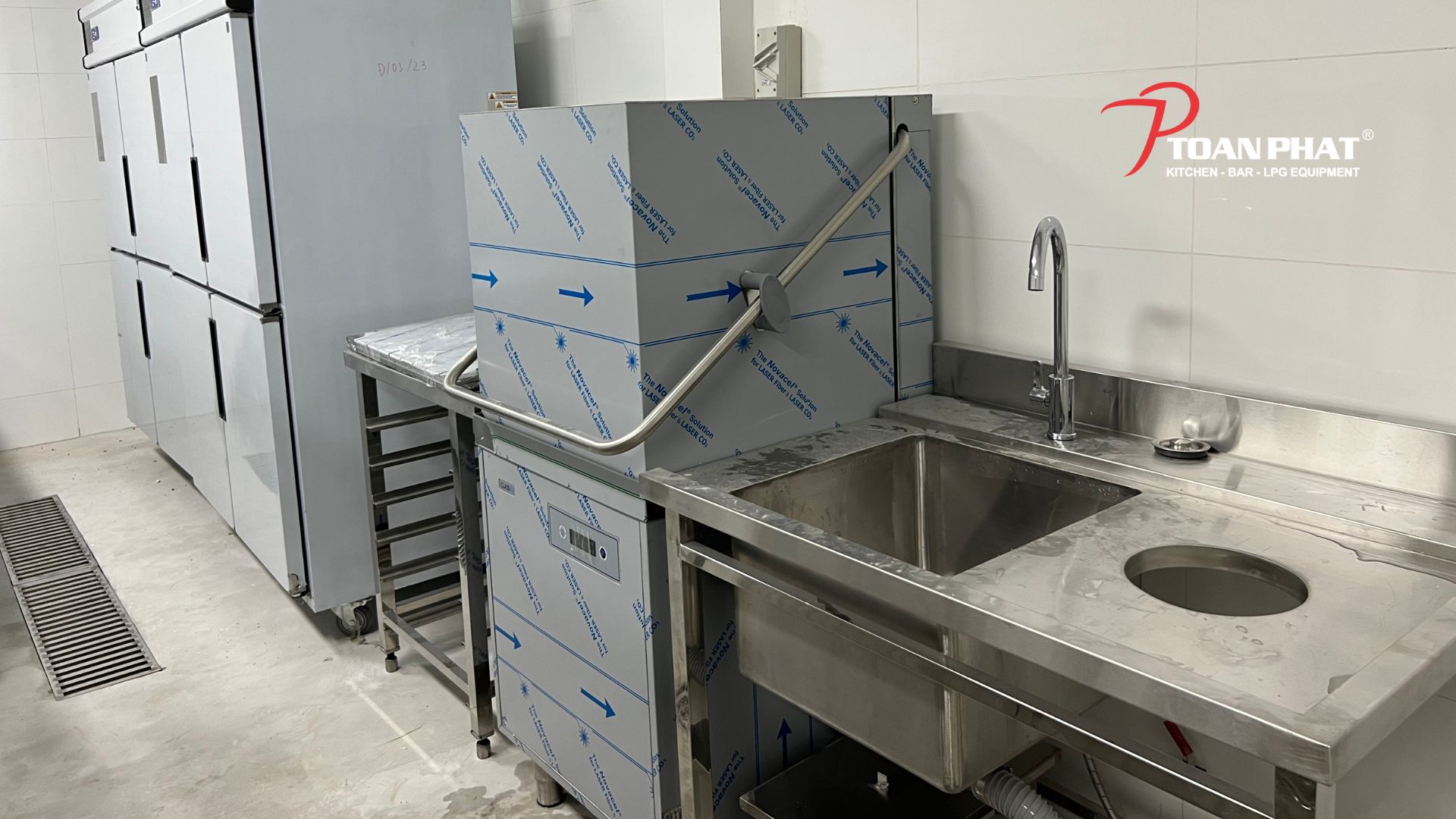 Dự án Toàn Phát thi công bếp nhà hàng OLA HALE – Giải pháp tối ưu với máy rửa chén Winterhalter P50 4 Máy rửa chén công nghiệp Winterhalter P50 tại nhà hàng OLA HALE