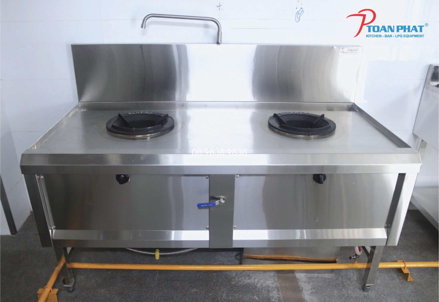TOÀN PHÁT THIẾT KẾ THI CÔNG TRỌN GÓI BẾP ĂN CÔNG NGHIỆP OVILEY 4 Bếp Á đôi được trang bị hệ thống làm mát