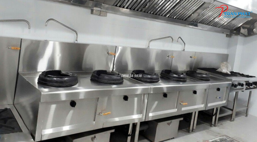 GIẢI PHÁP THI CÔNG BẾP CĂN TIN NHÀ MÁY 4 Bếp căn tin nhà máy thường gồm nhiều bếp với công suất lớn