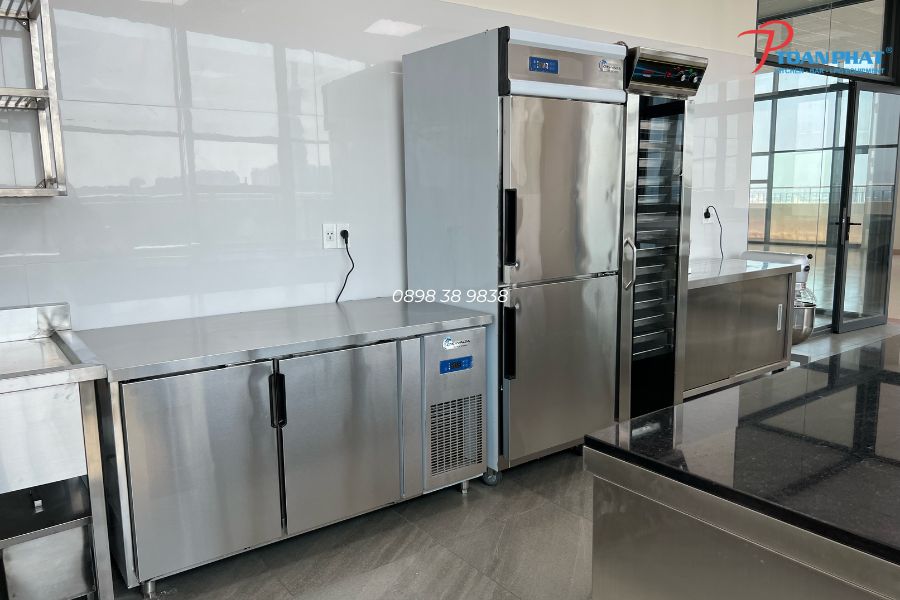 GIẢI PHÁP THI CÔNG BẾP BÁNH – BAKERY 13 Line bếp cần được bố trí rộng rãi và thoáng đãng