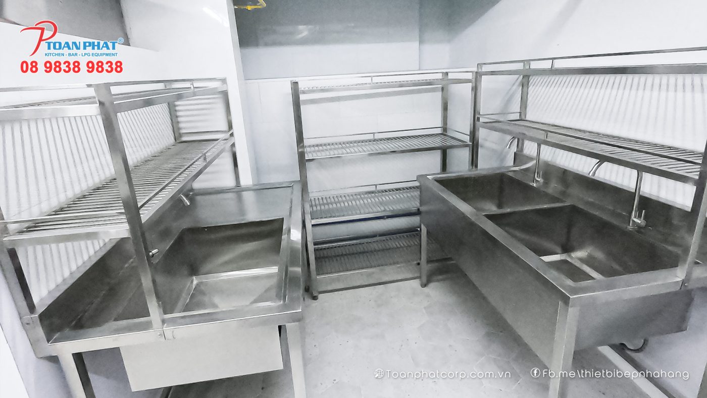 Các loại kệ inox thích hợp cho bếp nhà hàng 1 Kệ Inox trong nhà hàng