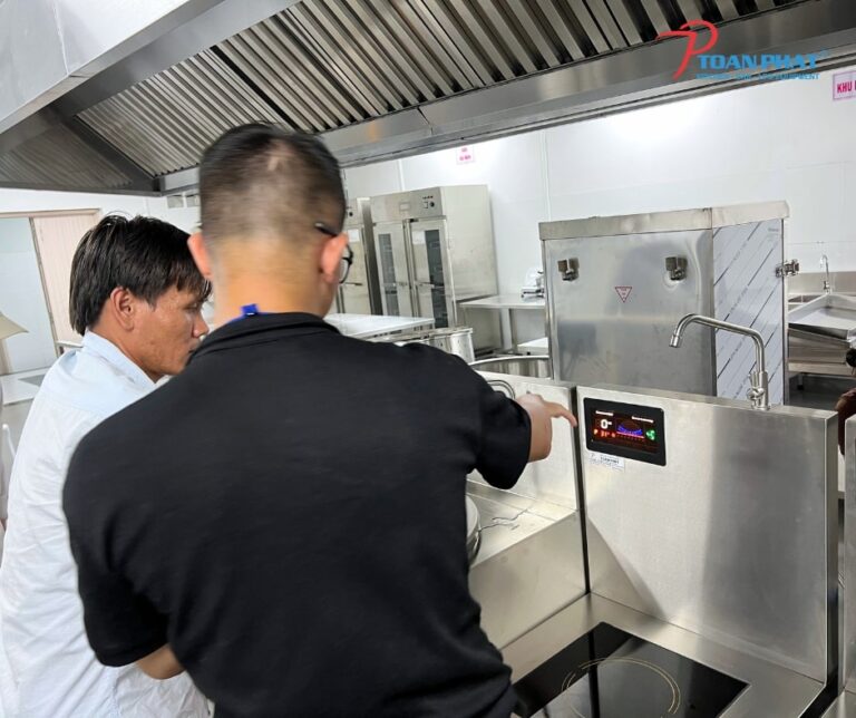 NHỮNG LƯU Ý KHI CHỌN NHÀ THẦU THI CÔNG BẾP BỆNH VIỆN 6 DON VI CO NHIEU NAM KINH NGHIEM VA DA THI CONG NHIEU MO HINH TUONG TU 3 768x644 1