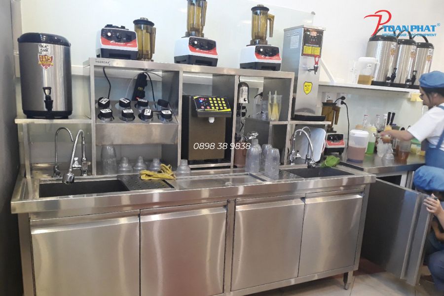 GIẢI PHÁP THI CÔNG BAR – CAFE – TRÀ SỮA 7 Module trà sữa gồm tủ hộc rửa, kệ bên trên để thiết bị trà sữa