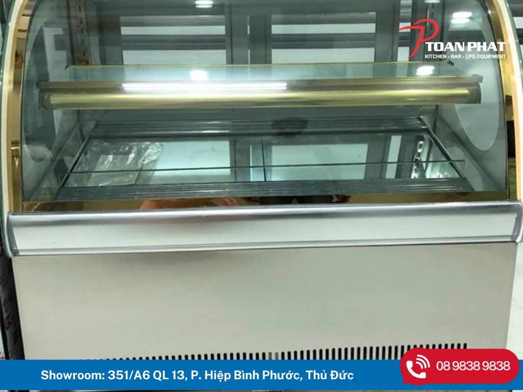 Nên mua tủ trưng bày bánh kem mới hay hàng cũ thanh lý hơn? 3 Tủ trưng bày bánh kem cũ thanh lý