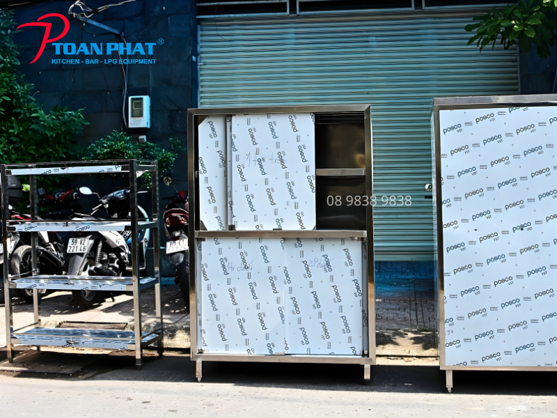 Kinh nghiệm chọn mua tủ inox 4 tầng hai cua lua