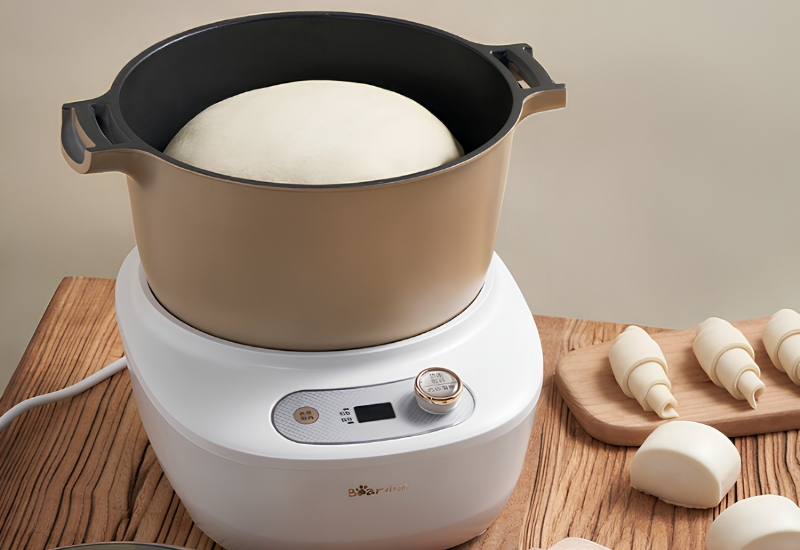 TOP 4 Máy trộn bột cho tiệm bánh nhỏ phù hợp chất lượng nhất 9 Máy trộn bột Bear 5L