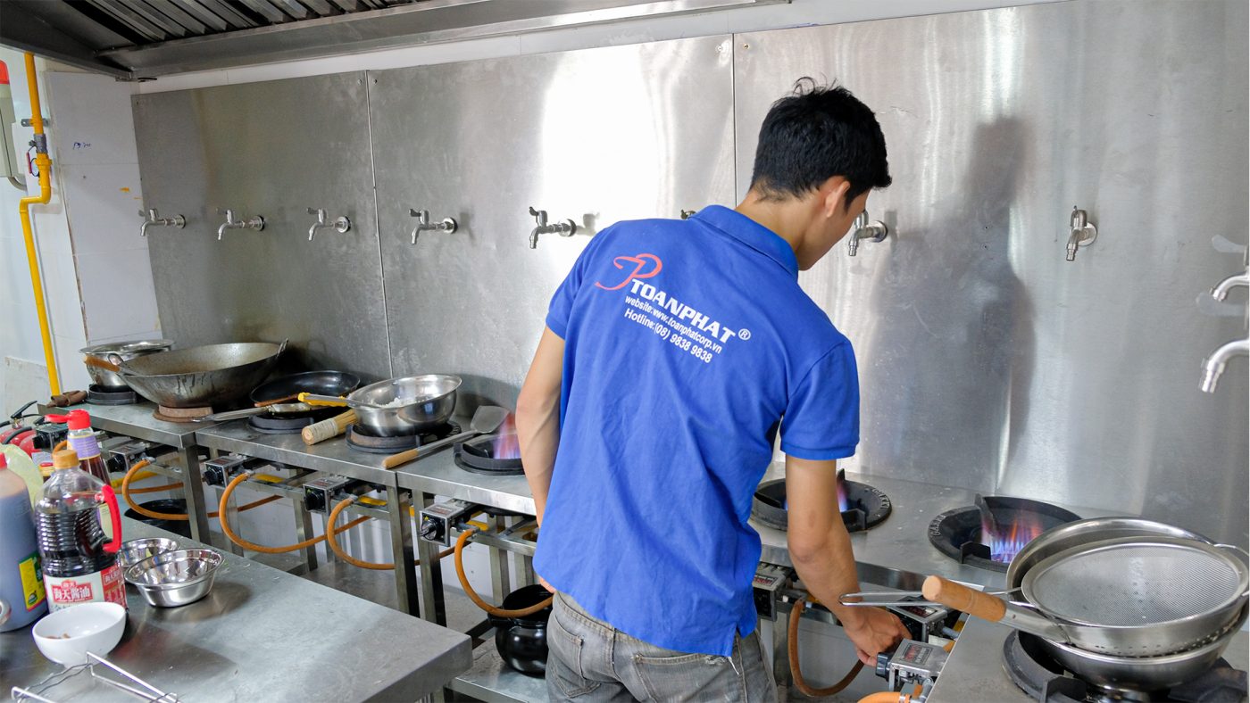Kinh doanh nhà hàng có thể gặp những rủi ro gì? 10 he thong gas 1400x788 1