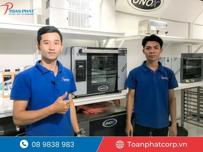 Hướng dẫn cách sử dụng lò nướng bánh mì công nghiệp từ A - Z 2 Đội ngũ kỹ thuật của Toàn Phát luôn sẵn sàng hướng dẫn vận hành lò nướng bánh mì công nghiệp