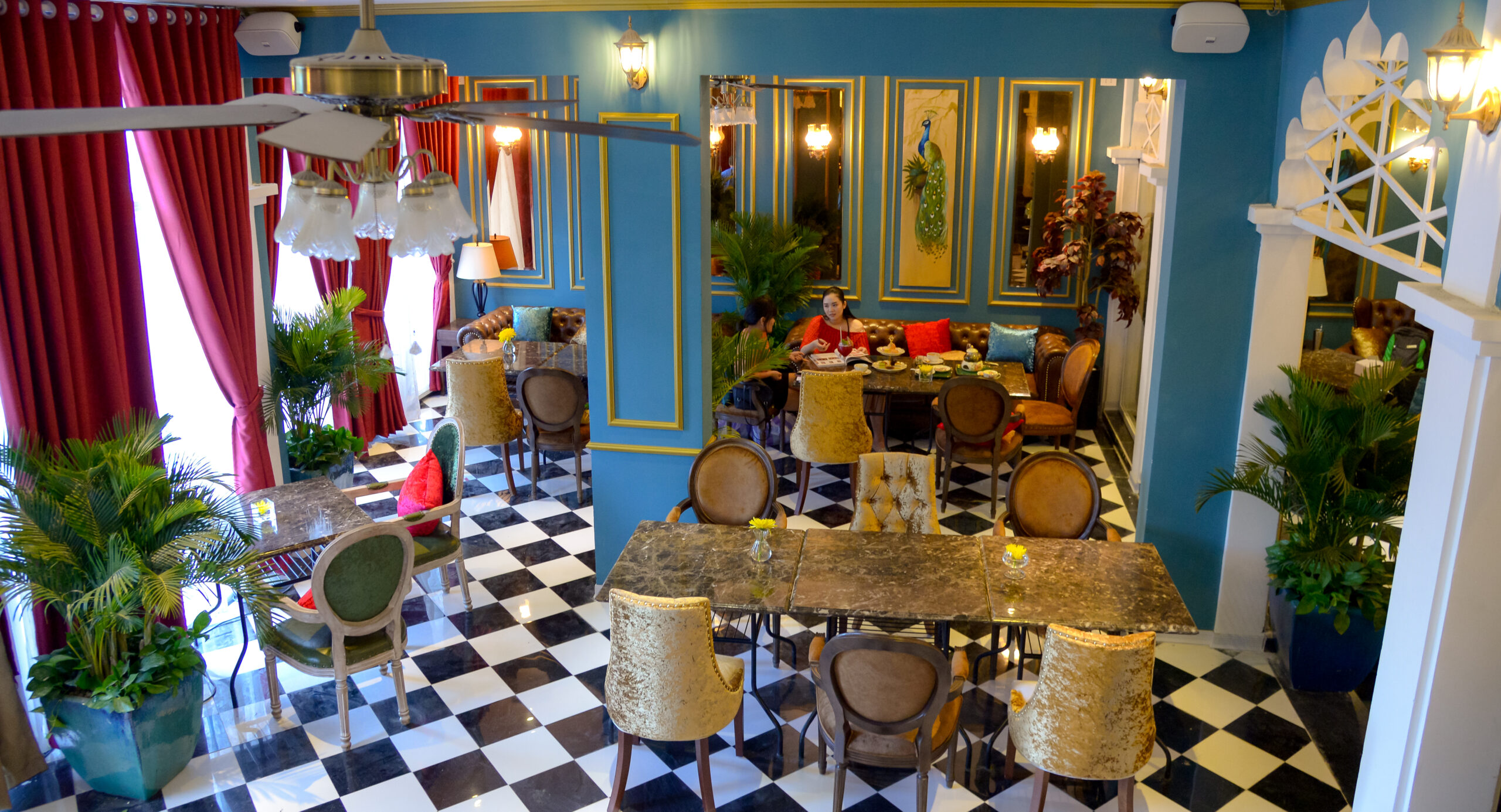 MỘT SỐ GỢI Ý THIẾT KẾ CHO QUÁN CAFÉ BẠN TRỞ NÊN THU HÚT 1 Trangcasa Premier Café & Lounge – Đà Nẵng