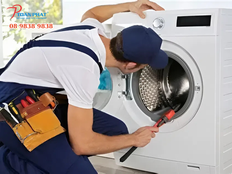 Hướng dẫn chi tiết cách tính toán công suất phòng giặt cho khách sạn 2 Bảo dưỡng kỹ lưỡng máy giặt trong mùa cao điểm