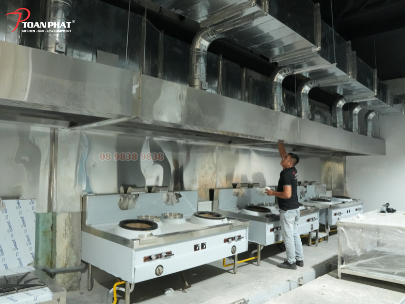 DỰ ÁN THI CÔNG HỆ THỐNG BẾP NHÀ HÀNG TIỆC CƯỚI ĐỒNG XANH 3 Toàn Phát thi công hệ thống bếp nhà hàng tiệc cưới Đồng Xanh