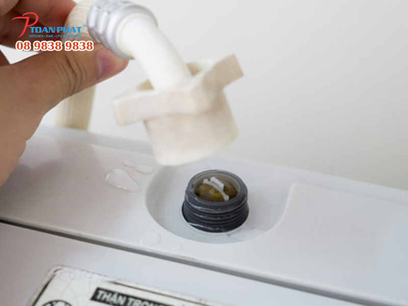 10+ Lỗi máy giặt công nghiệp thường gặp và cách xử lý tốt nhất 3 Lỗi máy giặt công nghiệp nước không cấp nước hoặc xả nước liên tục