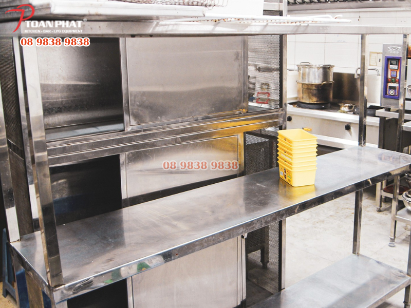DỰ ÁN BẾP CÔNG NGHIỆP NHÀ HÀNG VEE AYY FOOD| DO TOÀN PHÁT THI CÔNG 4 Bàn Inox do Toàn Phát sản xuất và lắp đặt