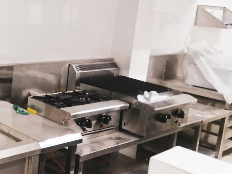 DỰ ÁN BẾP CÔNG NGHIỆP NHÀ HÀNG VEE AYY FOOD| DO TOÀN PHÁT THI CÔNG 1 Bếp âu 2 họng do Toàn Phát lắp đặt và sản xuất