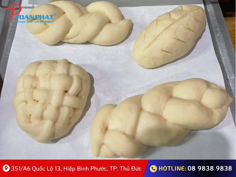 Quy trình sản xuất bánh mì công nghiệp đạt chuẩn chất lượng 2025 7 Tạo hình bánh