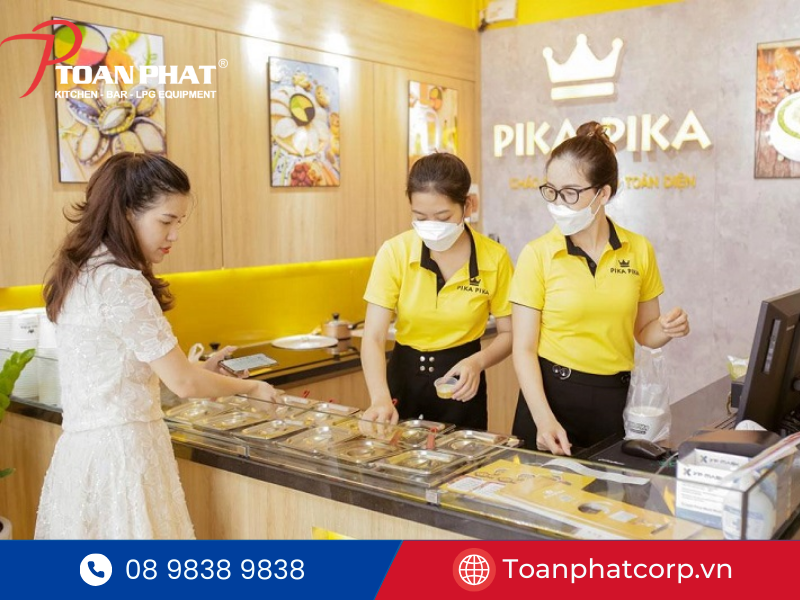 Mở quán cháo dinh dưỡng cần những gì? Vốn bao nhiêu là đủ? 8 Nhân viên phục vụ niềm nở, chu đáo