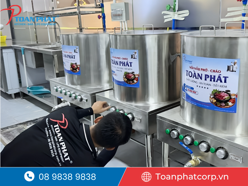 Hướng dẫn cách sử dụng nồi nấu cháo điện công nghiệp từ A - Z 4 Nồi nấu cháo điện cao cấp tại showroom Toàn Phát