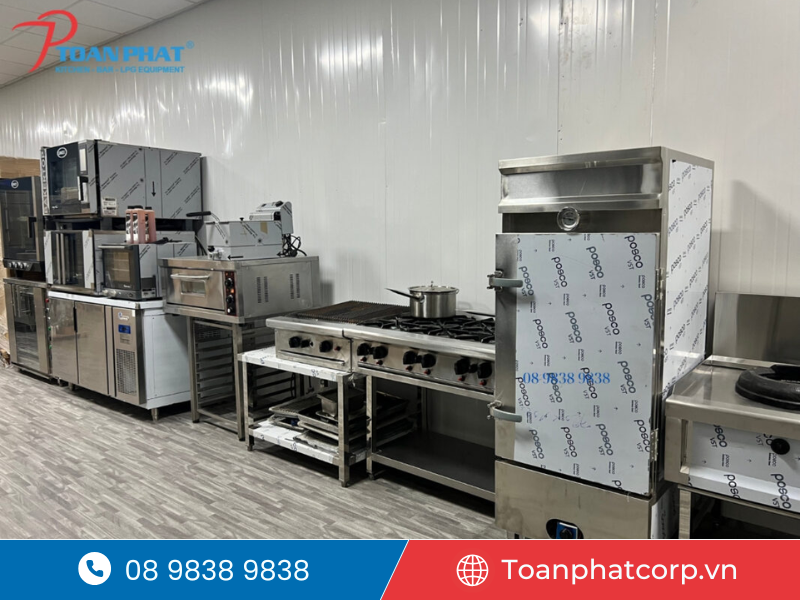 TOP 5 thương hiệu tủ nấu cơm công nghiệp uy tín chất lượng nhất tại Việt Nam 5 Tủ cơm công nghiệp được trưng bày tại showroom Toàn Phát, khách hàng có thể đến để xem trực tiếp