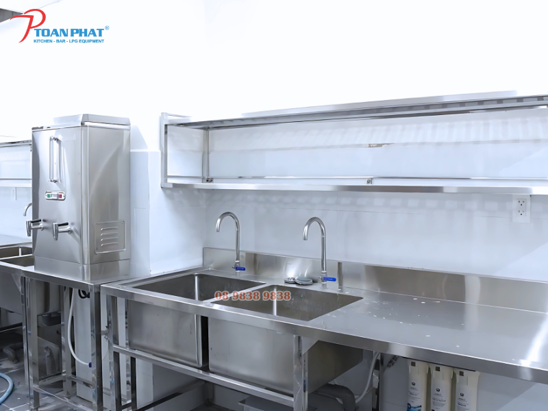 Khu rửa bếp công nghiệp nhà hàng Âu