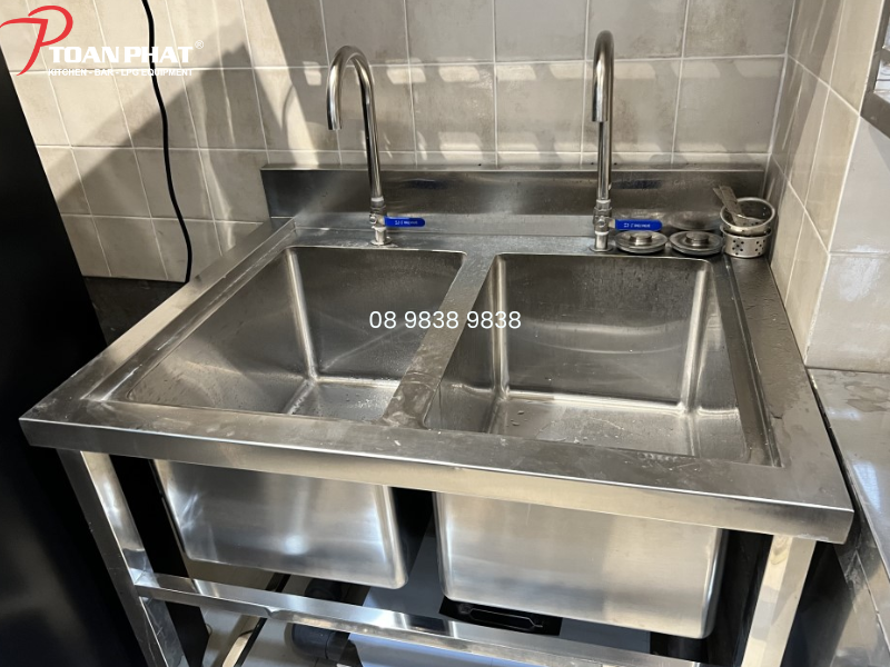 Dự án thi công hệ thống bếp công nghiệp GALAXY COFFEE & TEA 4 Chậu rửa inox 2 ngăn