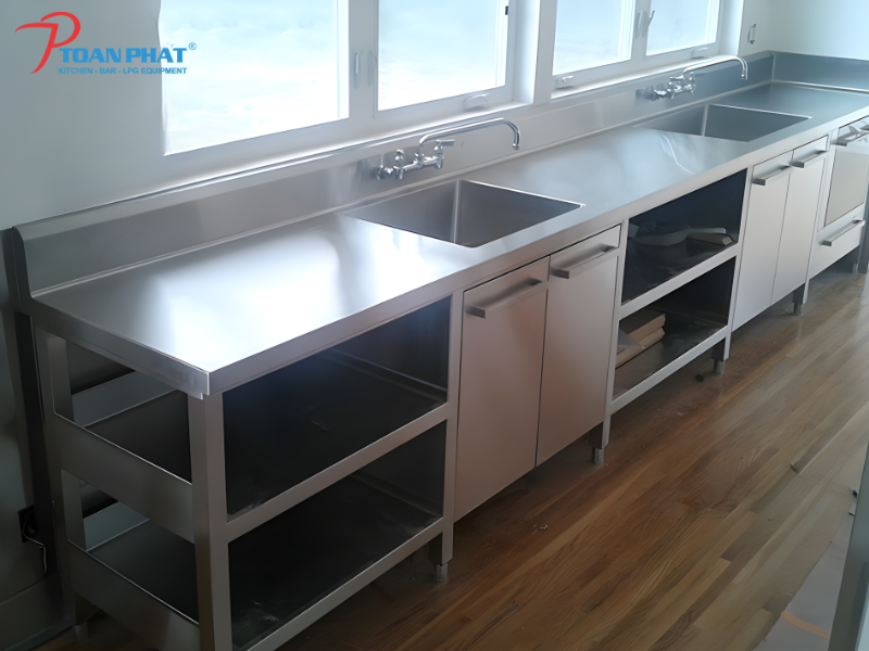 BÀN BẾP INOX CÓ CHẬU RỬA CHẤT LIỆU 304 CAO CẤP, TIỆN DỤNG 5 Ứng dụng thực tế bàn bếp inox có chậu rửa