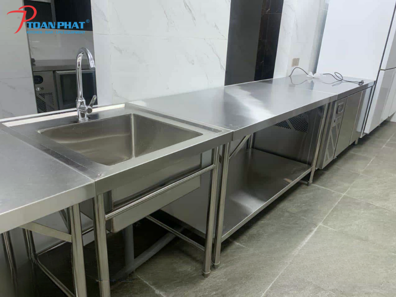 BÀN BẾP INOX CÓ CHẬU RỬA CHẤT LIỆU 304 CAO CẤP, TIỆN DỤNG 6 Bàn sơ chế inox 304 có chậu rửa