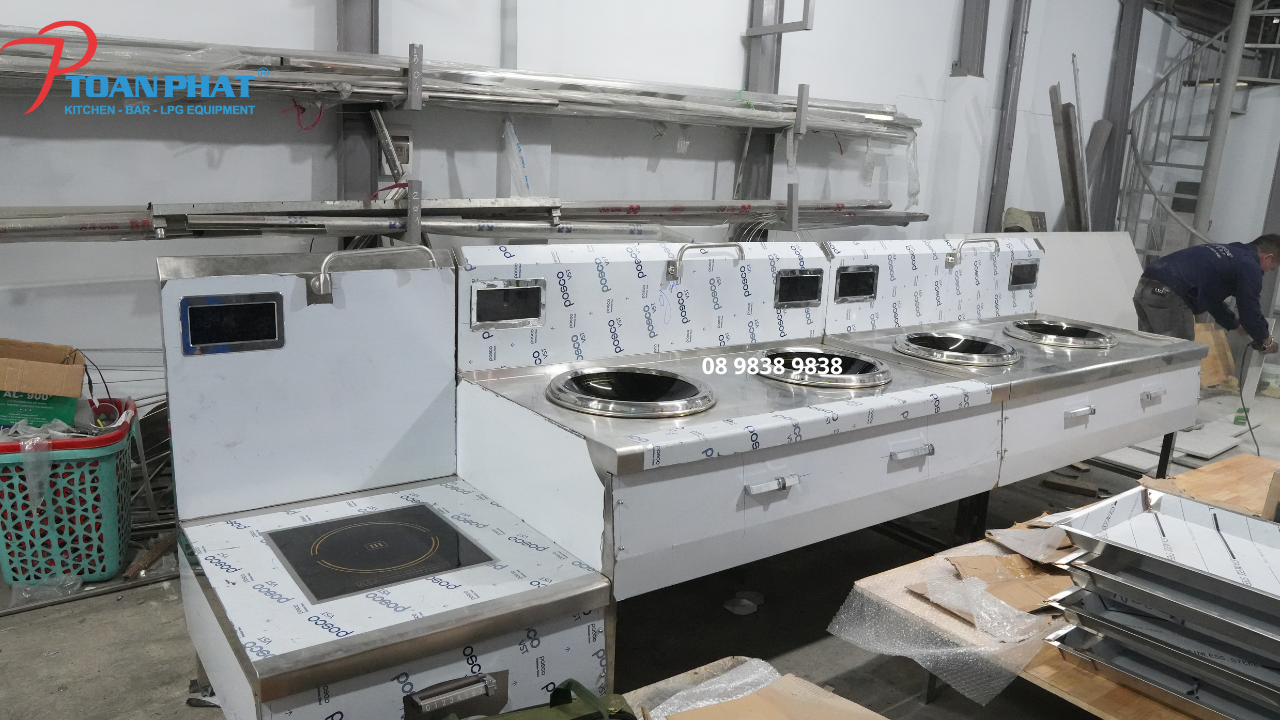 Bếp Á điện từ được sản xuất trực tiếp tại xưởng Toàn Phát, đảm bảo kiểm soát được chất lượng tốt nhất
