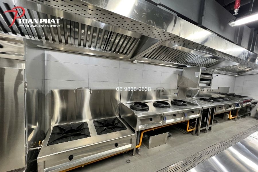 Bếp Âu do Toàn Phát cung cấp cho TTTM Bcons