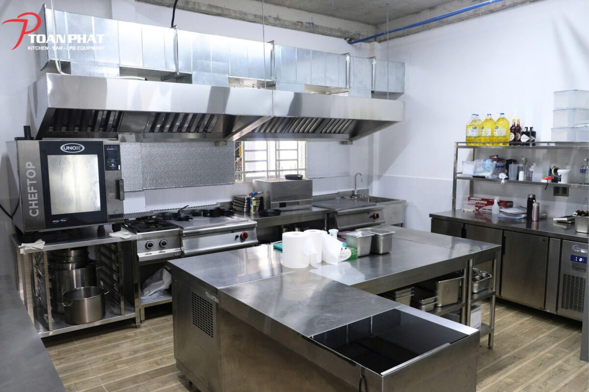 Bếp Âu được thiết kế thông minh, hiện đại phù hợp cho môi trường bếp công nghiệp chuyên nghiệp