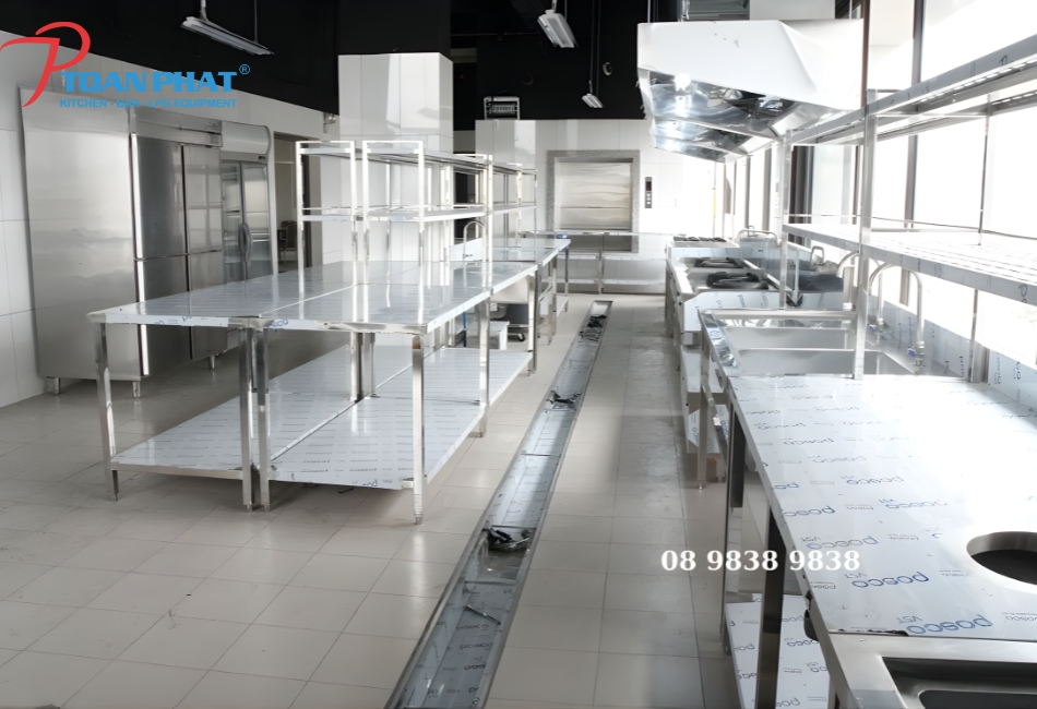 DỰ ÁN THI CÔNG HỆ THỐNG BẾP CÔNG NGHIỆP - NHÀ KHÁCH QUỐC HỘI 5 Toàn Phát thiết kế không gian bếp tối ưu diện tích và hiệu quả vận hành