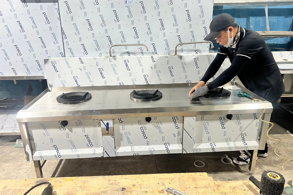Bếp được sản xuất trực tiếp tại xưởng inox Toàn Phát
