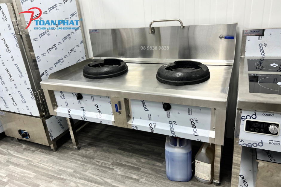 Bếp được trưng bày trực tiếp tại showroom Toàn Phát, khách hàng có thể đến để xem thực tế