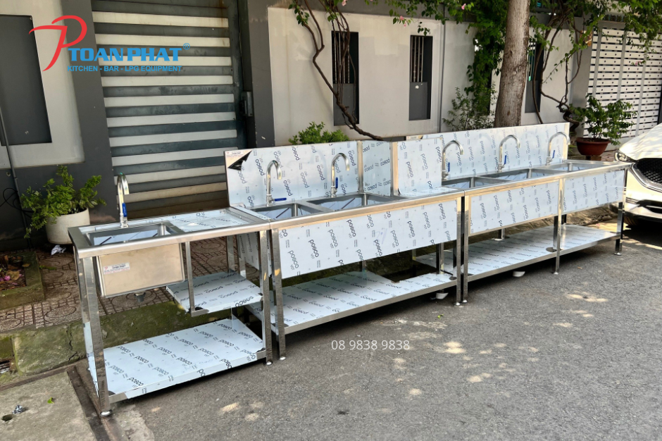 Chậu rửa công nghiệp của Toàn Phát được làm từ inox 304 cao cấp