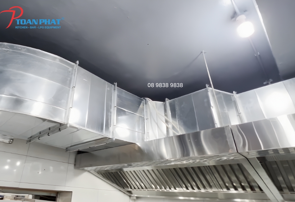 DỰ ÁN THI CÔNG HỆ THỐNG BẾP NƯỚNG – QUÁN NƯỚNG 78, QUẬN 3 7 Hệ thống chụp hút khói Inox cho quán nướng
