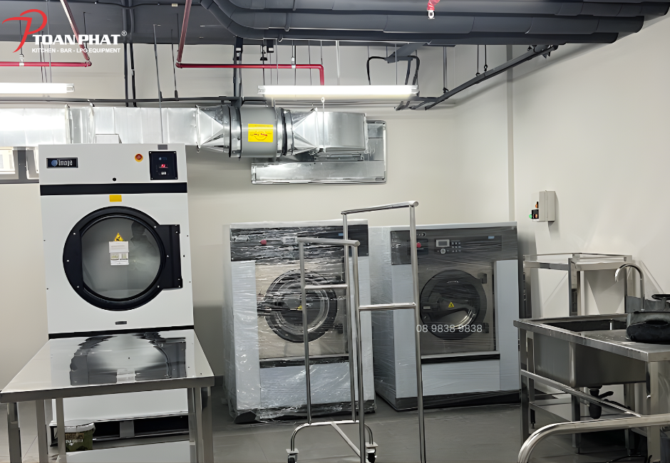 Trang bị máy giặt hiệu suất cao, tiết kiệm điện nước